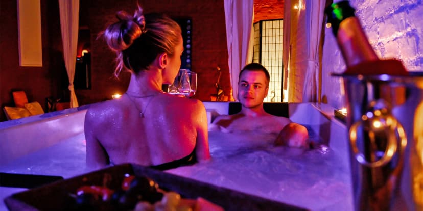 Privátní wellness: vířivka i infrasauna, celé studio je po dobu rezervace jen vaše